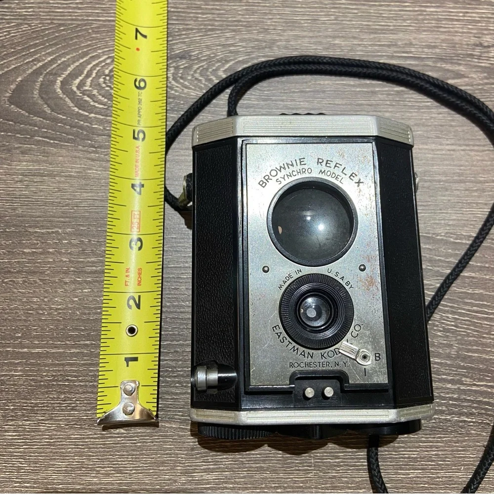 VINTAGE KODAK Brownie Reflex Synchro Model Camera Made In USA